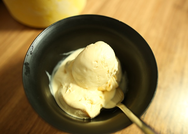 Honey Ice Cream recipe - The Cooks Pantry