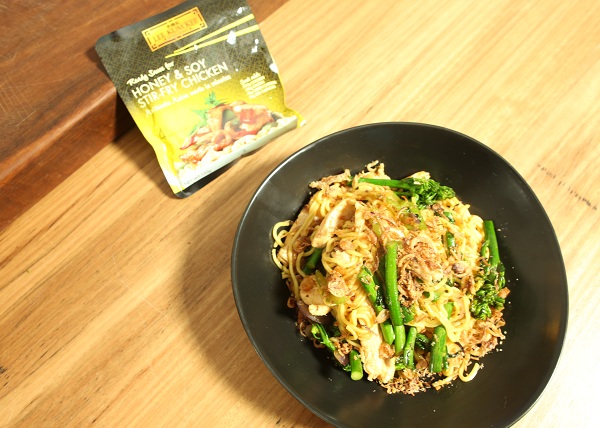 honey soy singapore noodles recipe - The Cooks Pantry